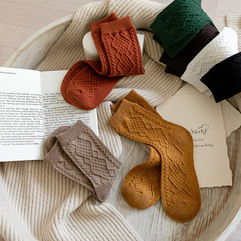 Solid Color Fashion Warm Classic Pattern Wool Socks - Image 6