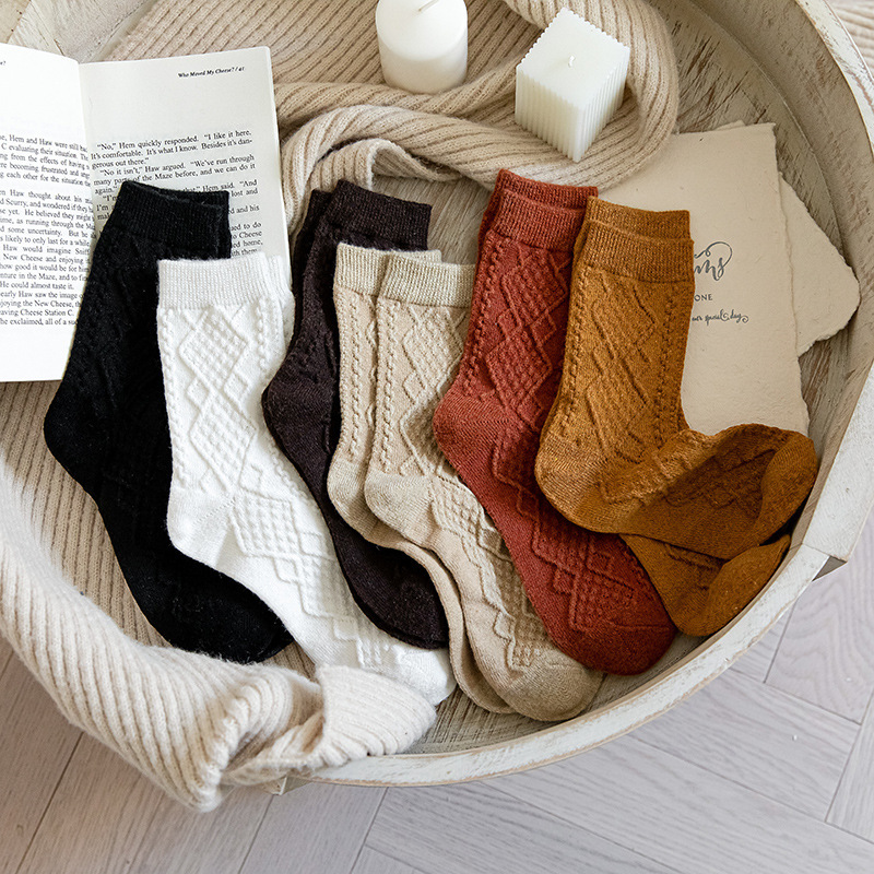 Solid Color Fashion Warm Classic Pattern Wool Socks - Image 4