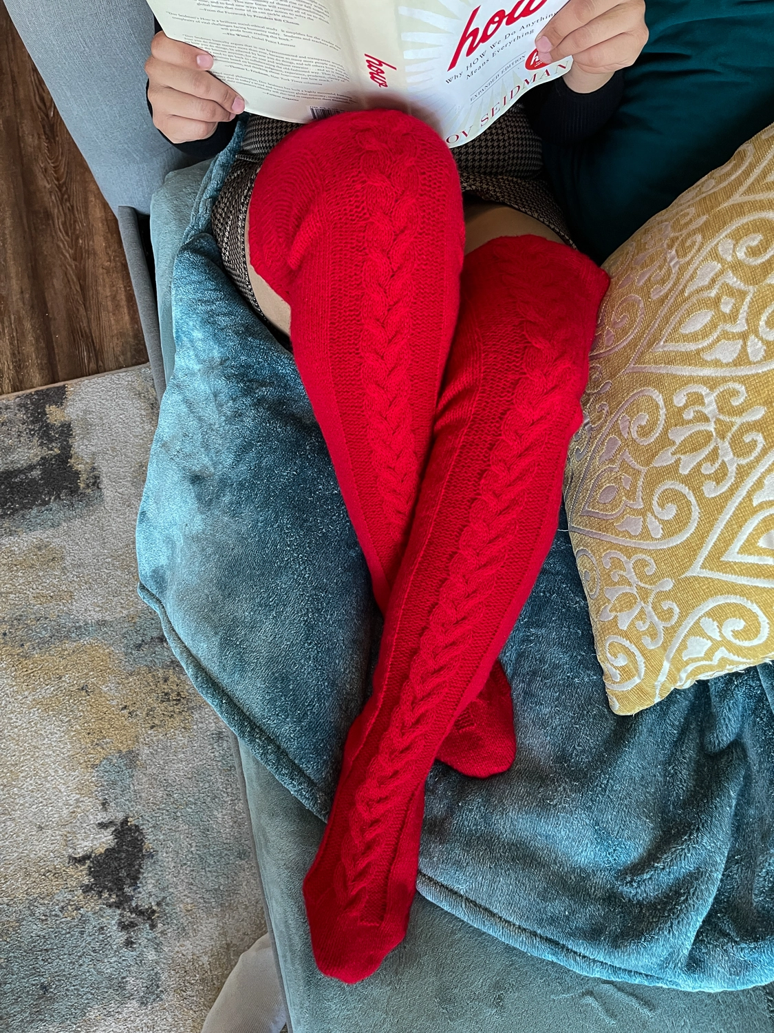 Christmas Over The Knee Knitted Red Socks - Image 8