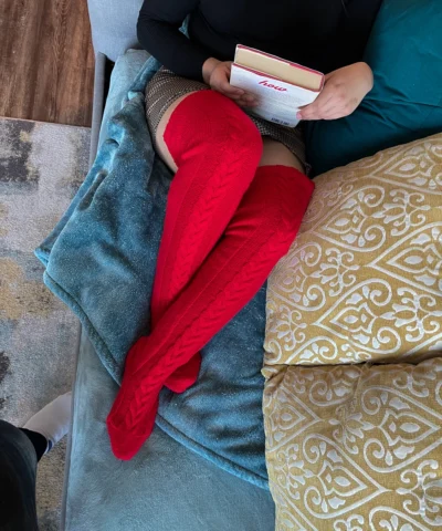 Christmas Over The Knee Knitted Red Socks - Image 10