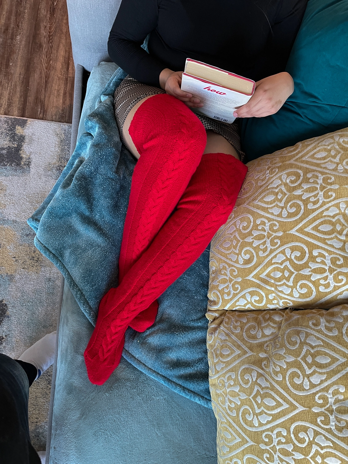 Christmas Over The Knee Knitted Red Socks - Image 10