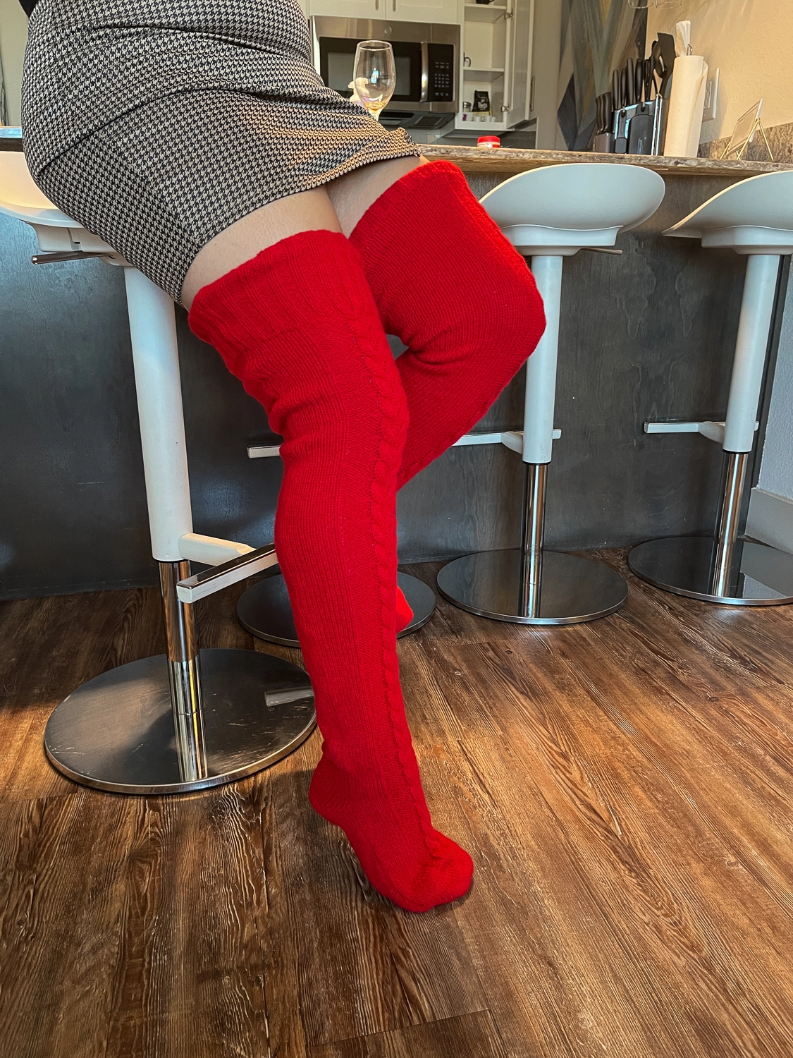 Christmas Over The Knee Knitted Red Socks - Image 9