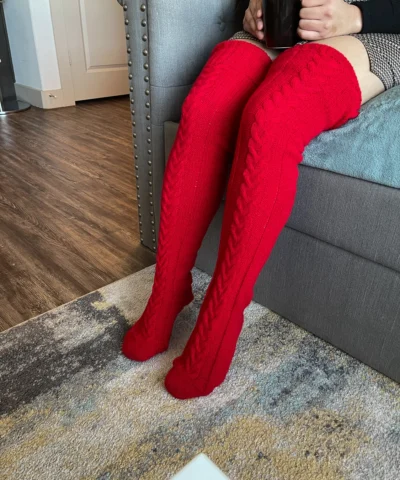 Christmas Over The Knee Knitted Red Socks - Image 7